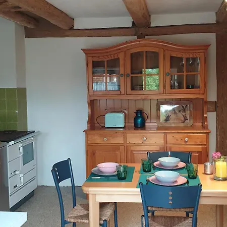Der Kleine Fuchshof Mit Hund, Pferd Und Huhn Apartment *